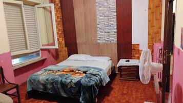 3 sovrum, strykjärn/strykbräda och sängkläder