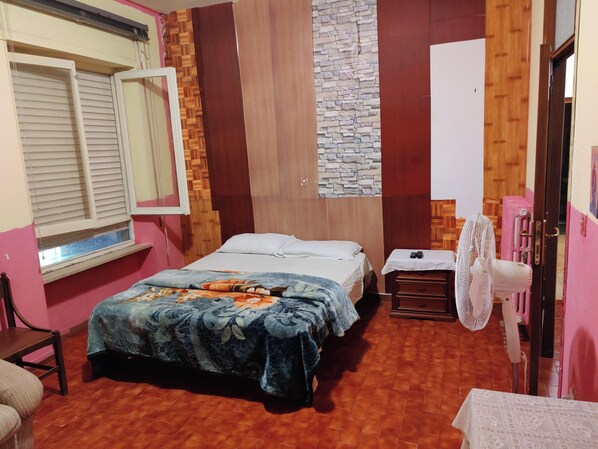 3 soverom, strykejern/-brett og sengetøy