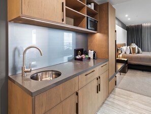 Executive Studio Suite | Coffee and/or coffee maker