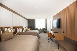 Double or Twin Room, 2 Queen Beds, Kitchenette | Egyptian cotton sheets, premium bedding, pillowtop beds, in-room safe