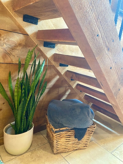 Cozy Studio in Historic Building on Girard Square Open Loft with King Size Bed