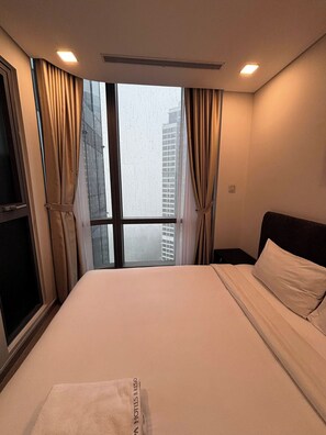 Luxury Apartment, 2 Bedrooms, 2 Bathrooms, City View | In-room safe, blackout drapes, soundproofing, free WiFi