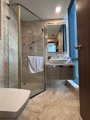 Luxury Apartment, 2 Bedrooms, 2 Bathrooms, City View | Bathroom
