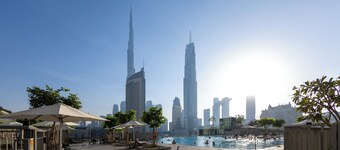 Maison Privee - Elegant Urban Stay Just Steps from Burj Khalifa