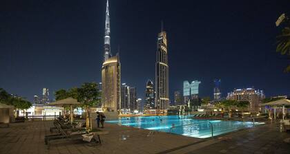 Maison Privee - Elegant Urban Stay Just Steps from Burj Khalifa
