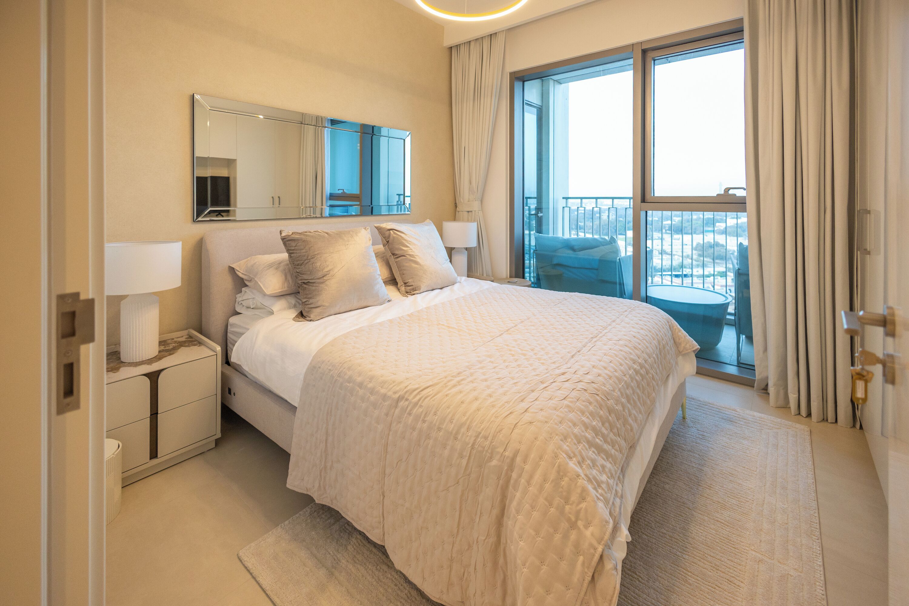 Deluxe-Apartment, Stadtblick | Zimmersafe, Verdunkelungsvorhänge, Bügeleisen/Bügelbrett