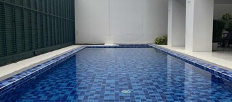 Discover Comfort in the City - Cozy 1 Bedroom Condo Awaits