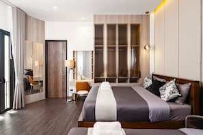 5 chambres, fer et planche à repasser, Wi-Fi, draps fournis