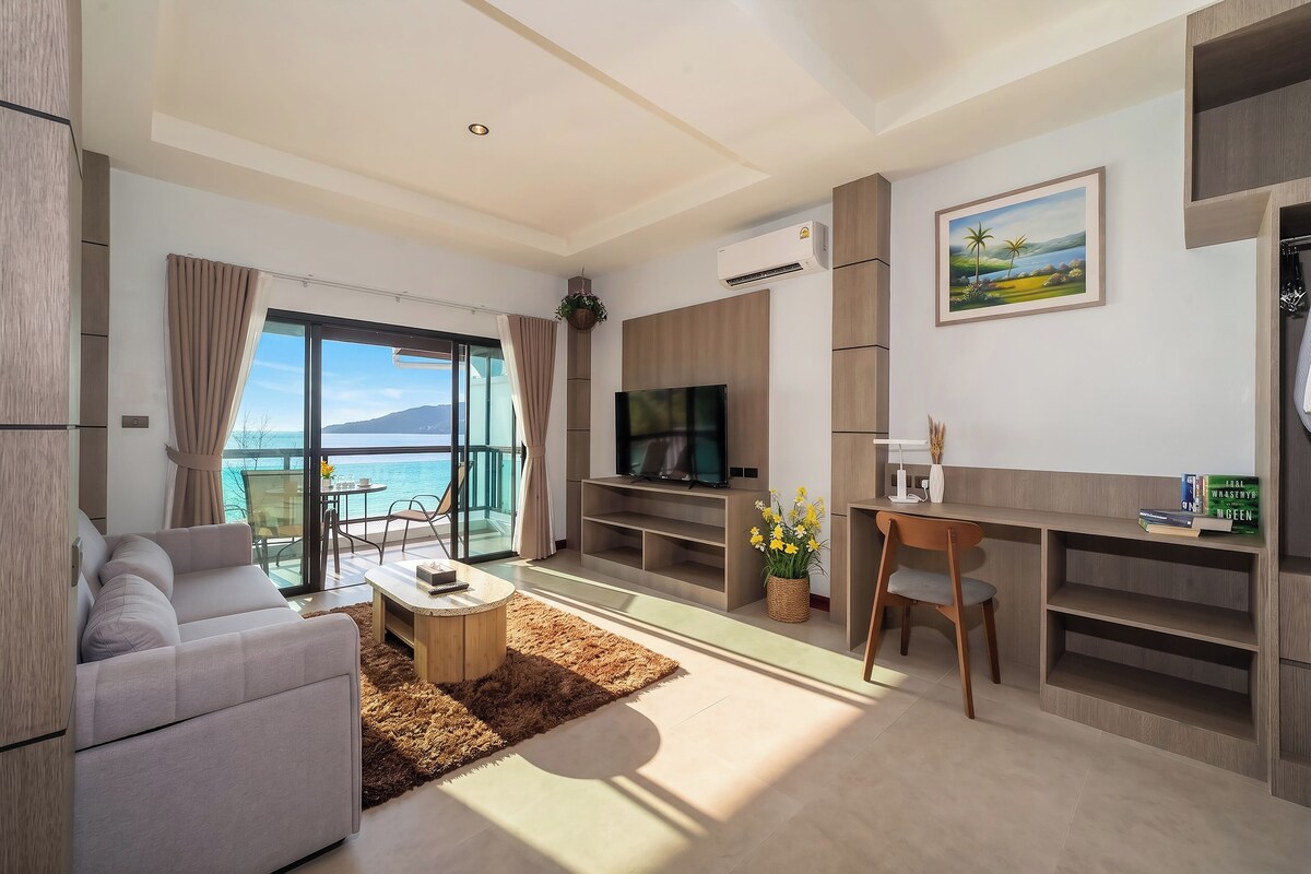 Family Apartment, Balcony, Sea View | WiFi (free), bed sheets