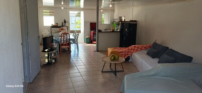 Quiet house in Saint-Benoît - Ideal for families & long stays - Wifi