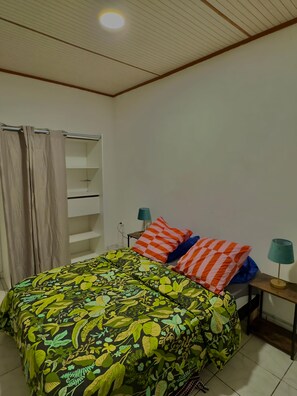 2 Schlafzimmer, Bügeleisen/Bügelbrett, kostenloses WLAN, Bettwäsche