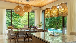 Dining - Spacious 5-bedroom luxe, fully equipped villa minutes walk to Pelada beach (Nosara)
