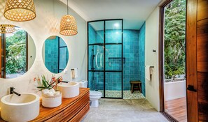 Dusche, Handtücher, Seife, Toilettenpapier