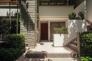Appartement, 2 chambres, fumeurs, piscine privée | Entrée de l’hébergement