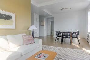 Fernseher, Stereoanlage