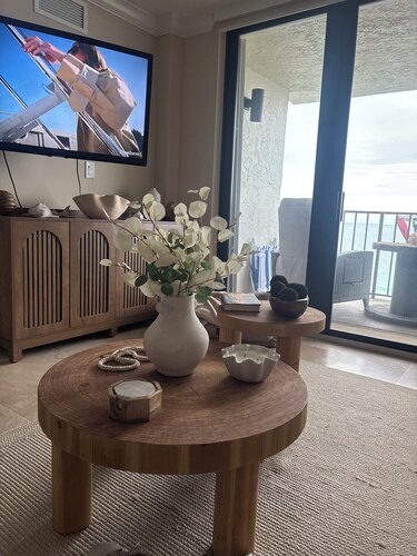 Oceanfront 2 bedroom Condo on Hutchinson Island