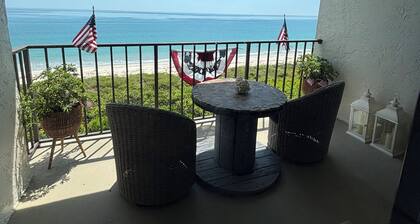 Oceanfront 2 bedroom Condo on Hutchinson Island