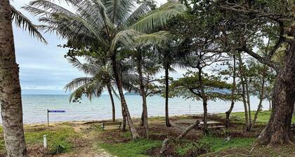 Salty Lodge -Absolute Beach Front