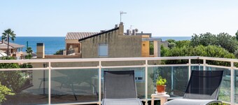 Penthouse with terrace and pool 100m beach