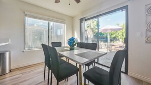 Dining - Modern 4BR Home+Near BART+Kaiser (Bay Point)