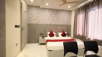 Habitación Deluxe doble | Escritorio, sistema de insonorización, wifi gratis
