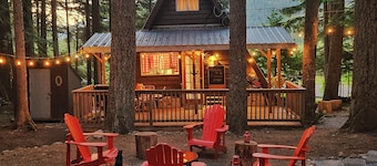 Magic Mushroom A-Frame Cabin with wood-burning hottub