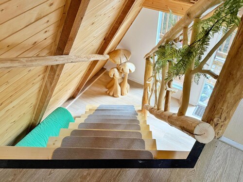Magic Mushroom A-Frame Cabin with wood-burning hottub