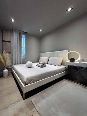2 habitaciones, tabla de planchar con plancha, wifi y ropa de cama 