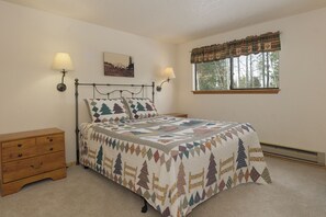 2 bedrooms, travel cot, Internet, bed sheets