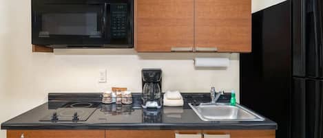 Fridge, microwave, stovetop, dishwasher