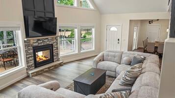 スマートテレビ、暖炉