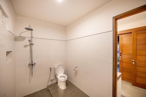 Luxury Villa, 2 Bedrooms, Private Pool, Pool View | Bathroom