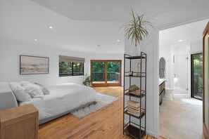 3 chambres, fer et planche à repasser, Wi-Fi, draps fournis