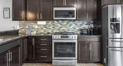 Modern Getaway In Amherstburg | Wine, Style & Relaxation