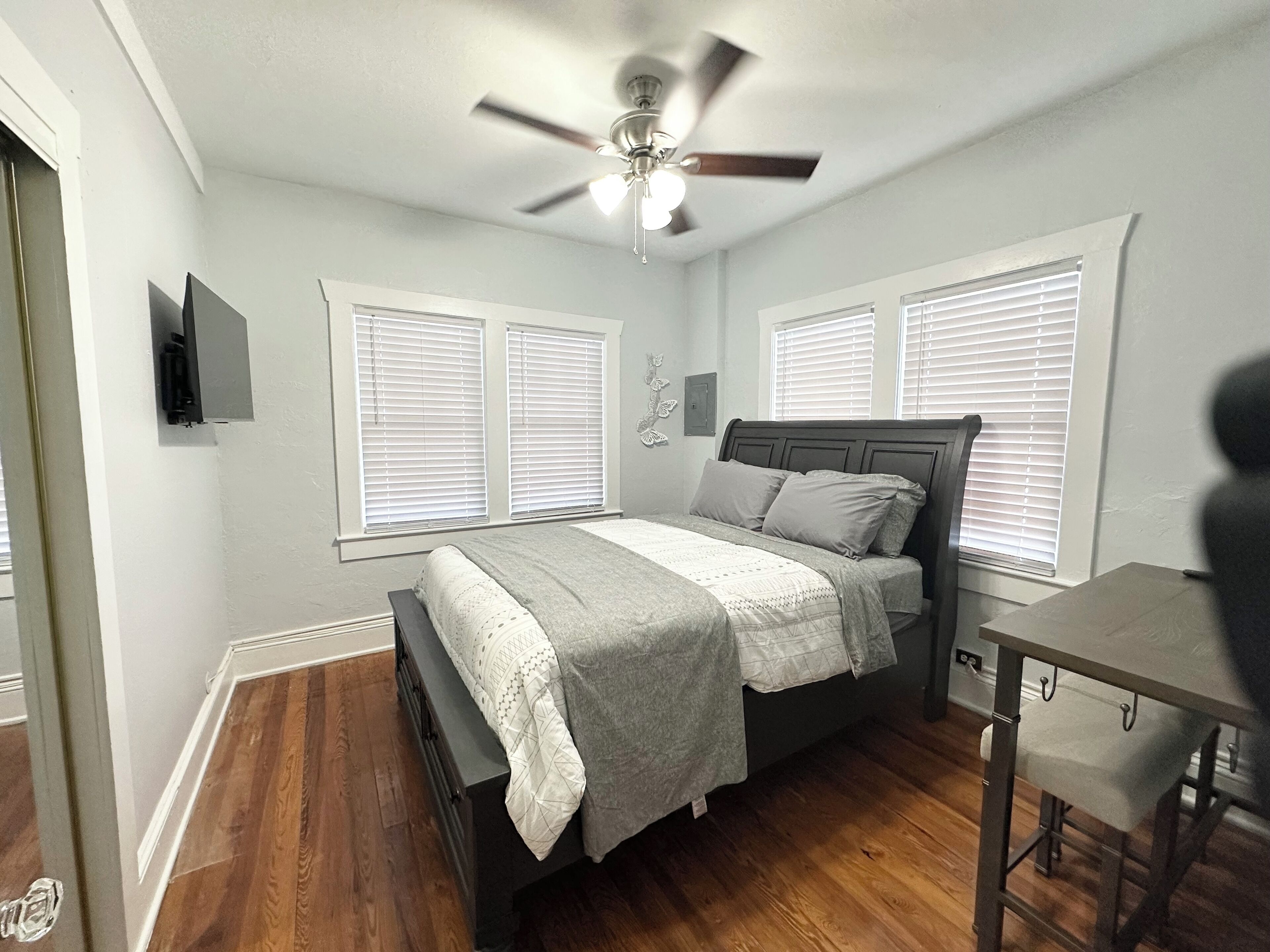 2 bedrooms, desk, free WiFi, bed sheets