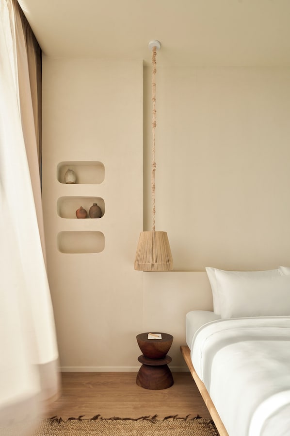 Minibar, desk, free WiFi, bed sheets