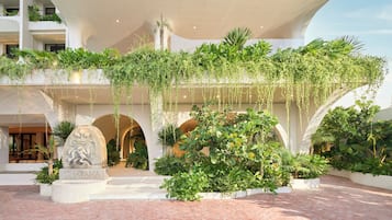 Fachada de la propiedad