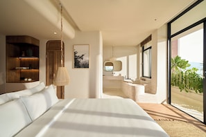 Deluxe Double Room, Bathtub, Ocean View | Minibar, desk, free WiFi, bed sheets