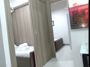 2 bedrooms, iron/ironing board, Internet, bed sheets