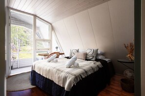 4 Schlafzimmer, Schreibtisch, Reisekinderbett, WLAN