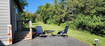 Cozy 1-bedroom apartment with WiFi, AC in enjoyable Newark