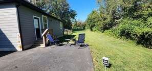 Terrace/patio - Cozy 1-bedroom apartment with WiFi, AC in enjoyable Newark (Newark)