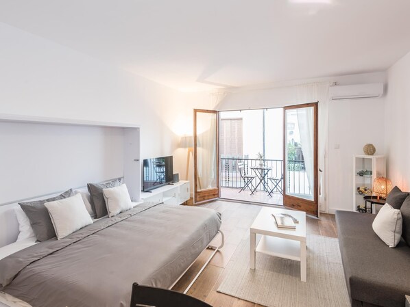 1 bedroom, iron/ironing board, internet