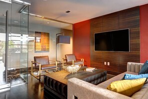 TV, stereo - Blueground | Southwest Waterfront, fitness, nr Wharf (Washington, D.C.)