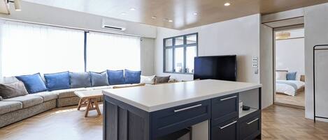 Familie appartement | Privékeuken | Een eettafel