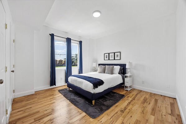 8 bedrooms, iron/ironing board, WiFi, bed sheets