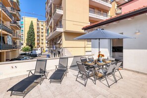 Family Apartment, Multiple Bedrooms, 2 Bathrooms (Casa del Geco Sanremo) | Outdoor dining