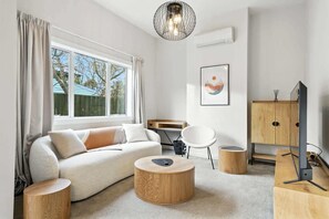 Televisio, työhuone