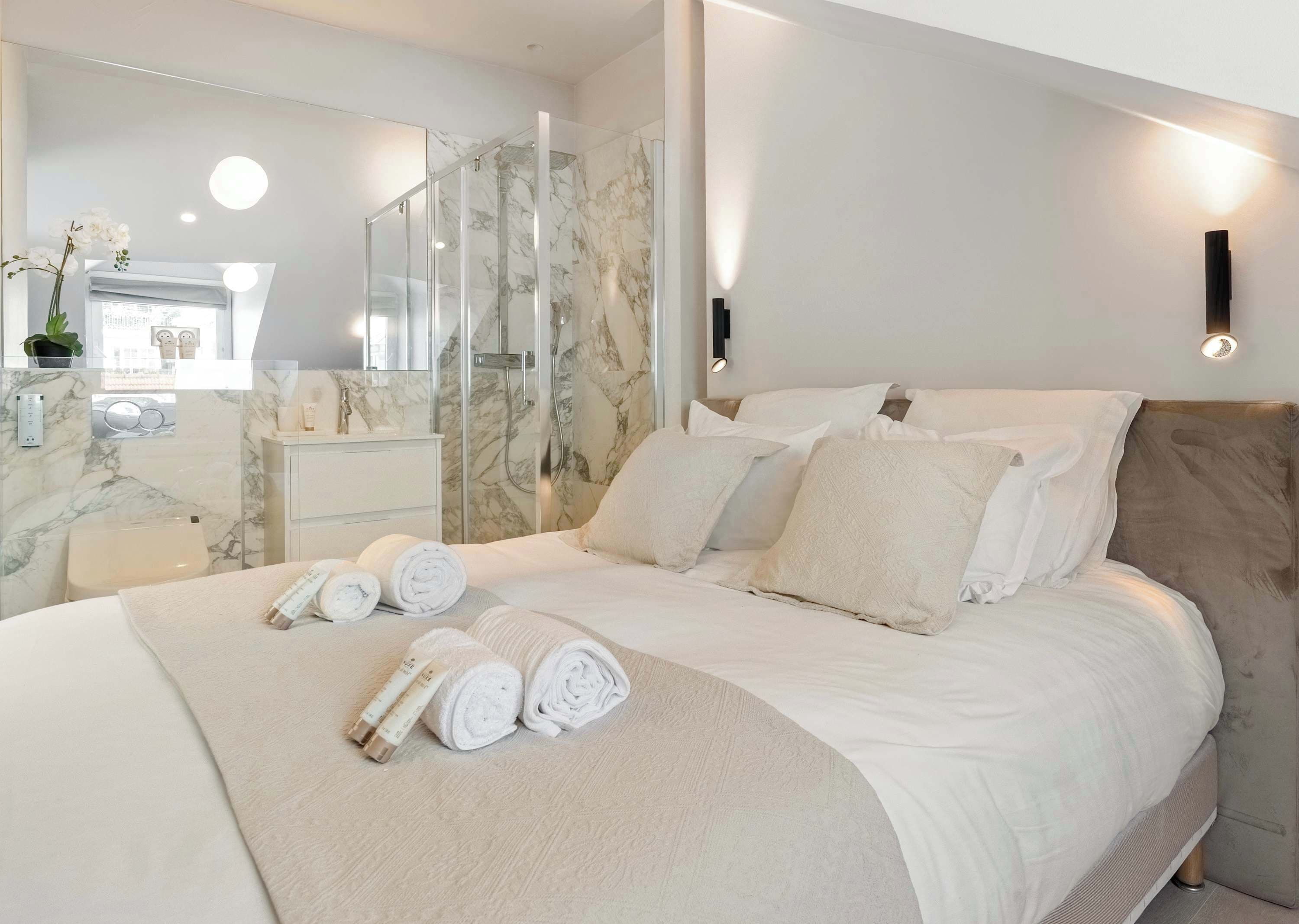 1 bedroom, iron/ironing board, travel crib, WiFi