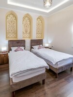 Standard Twin Room, City View | Desk, laptop workspace, soundproofing